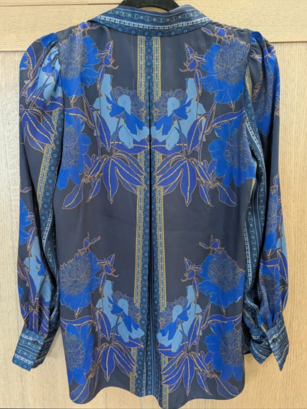 New Elie Tahari Button Up Scarf Print Blouse — image 7 of 8